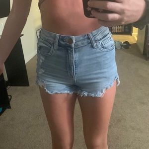 American eagle light wash festival shorts / distressed jean shorts